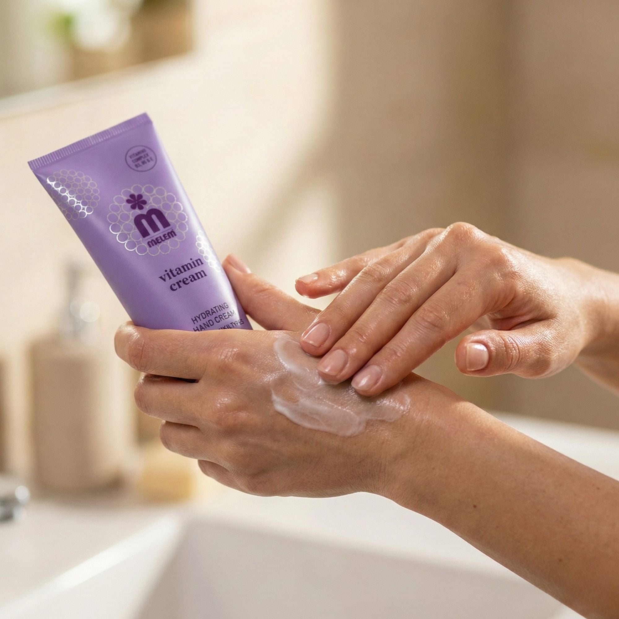 Melem Vitalisierende Handcreme – Feuchtigkeitspflege mit Vitamin B3, B5 & E